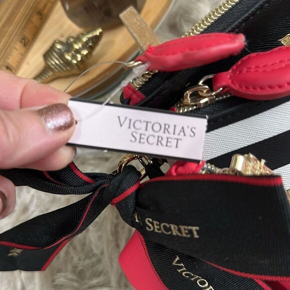 Victoria’s Secret Valentines Day Heart 
Cosmetic Bag Trio Makeup Travel Bags - Picture 4 of 16